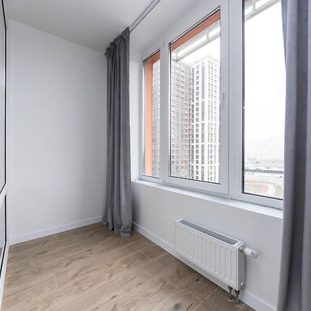 Luxury Apartment Near Metro Station Osokorky Киев Екстериор снимка