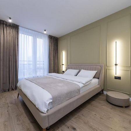Luxury Apartment Near Metro Station Osokorky Киев Екстериор снимка