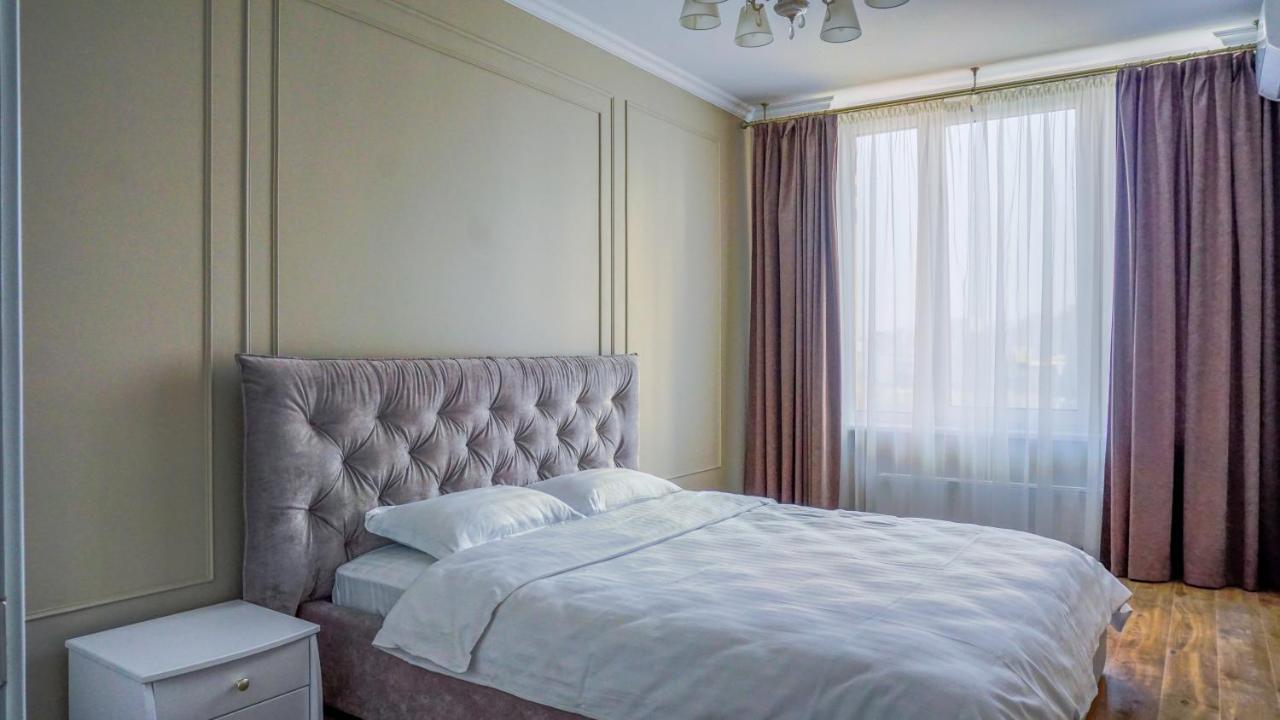 Luxury Apartment Near Metro Station Osokorky Киев Екстериор снимка