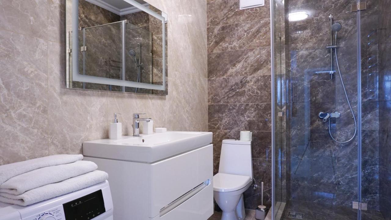 Luxury Apartment Near Metro Station Osokorky Киев Екстериор снимка