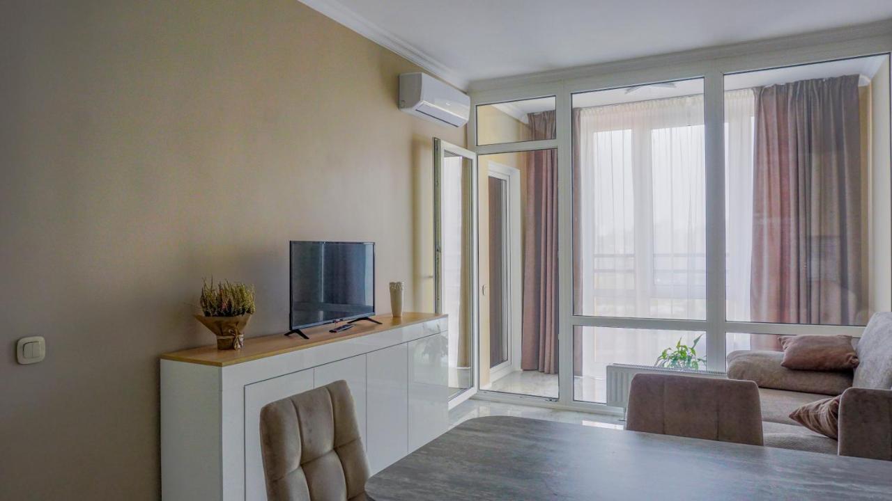 Luxury Apartment Near Metro Station Osokorky Киев Екстериор снимка