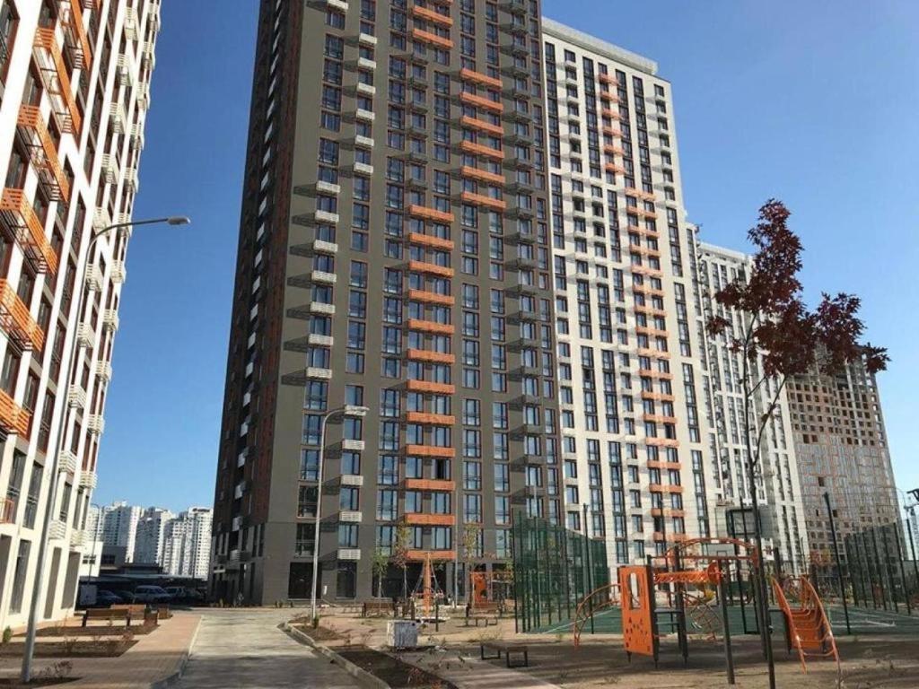 Luxury Apartment Near Metro Station Osokorky Киев Екстериор снимка