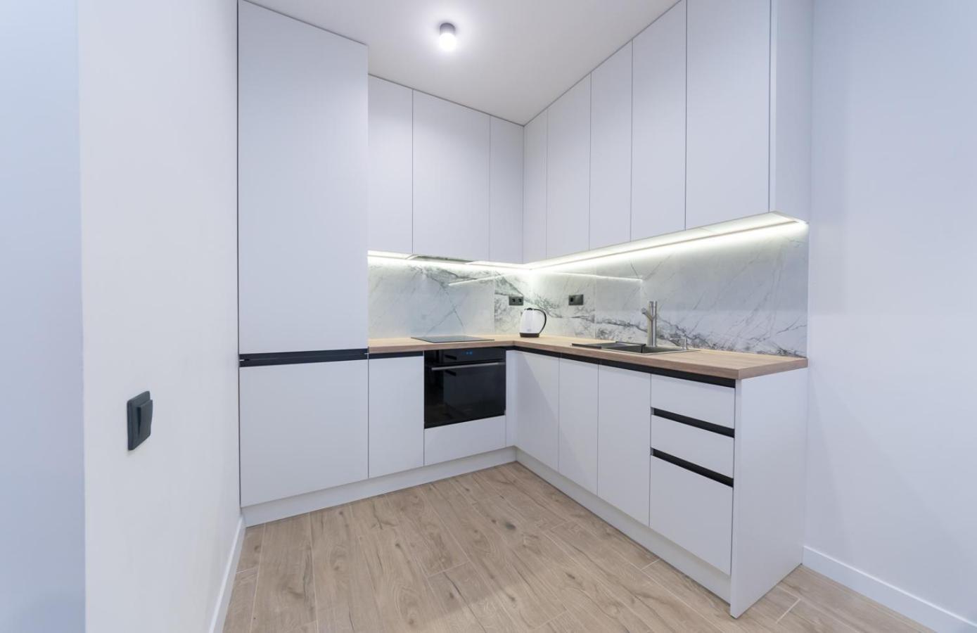 Luxury Apartment Near Metro Station Osokorky Киев Екстериор снимка