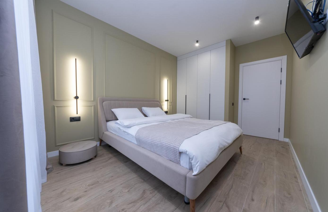 Luxury Apartment Near Metro Station Osokorky Киев Екстериор снимка