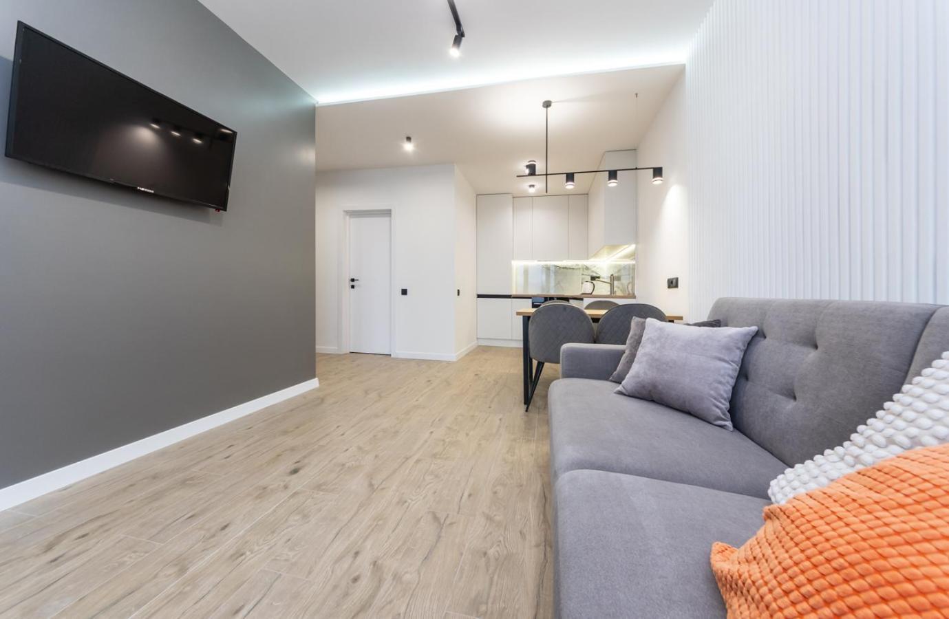 Luxury Apartment Near Metro Station Osokorky Киев Екстериор снимка