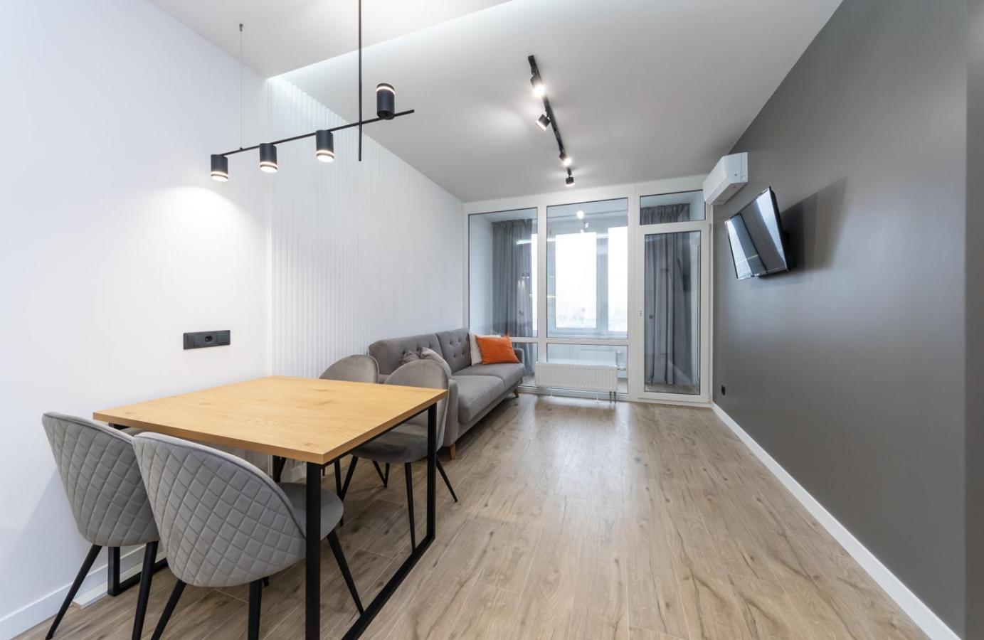 Luxury Apartment Near Metro Station Osokorky Киев Екстериор снимка