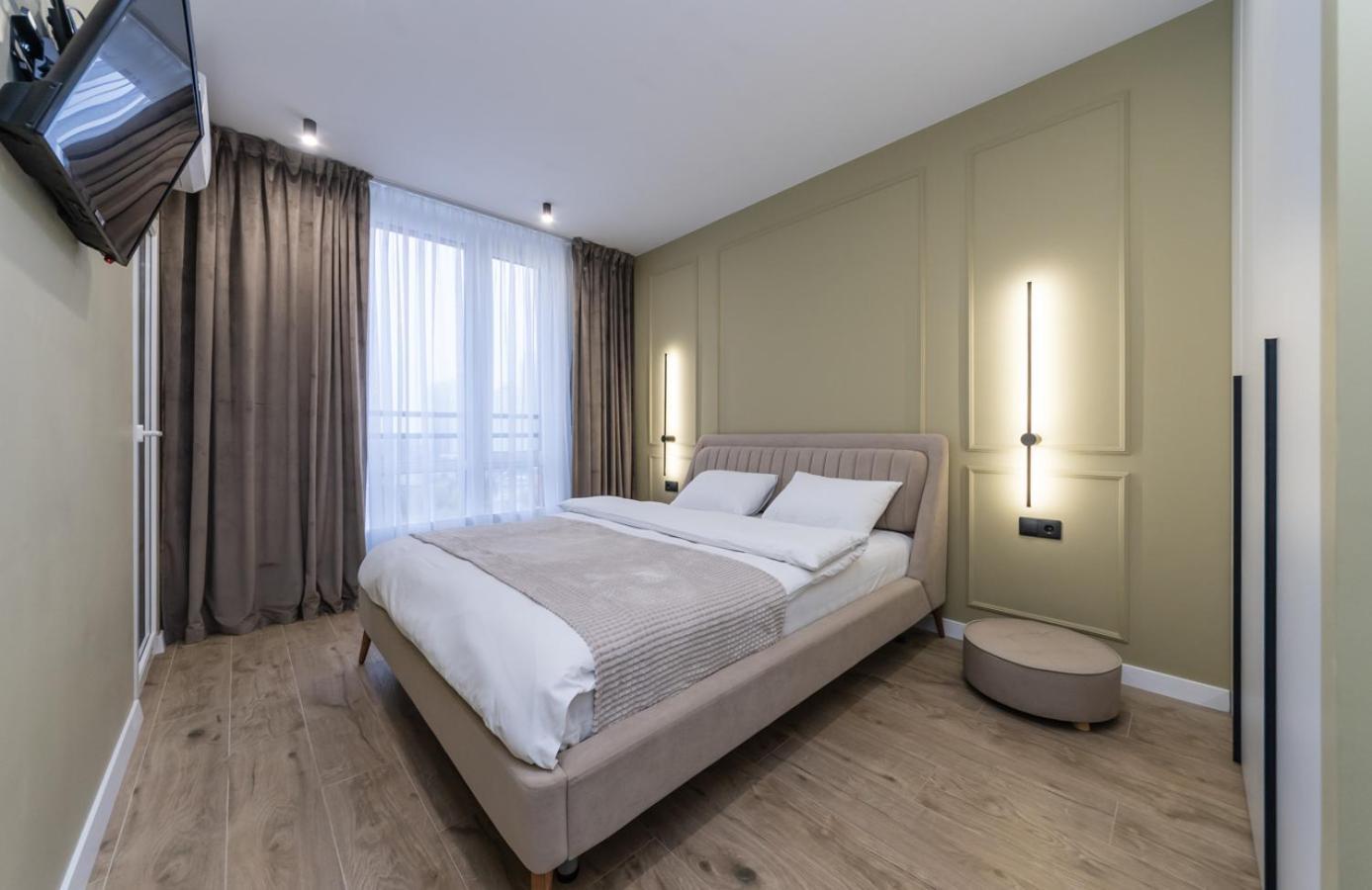 Luxury Apartment Near Metro Station Osokorky Киев Екстериор снимка